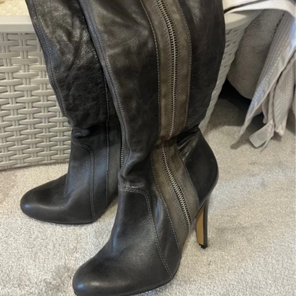 Boots Elegant Black Heeled Ankle Boots - Picture 2 of 4